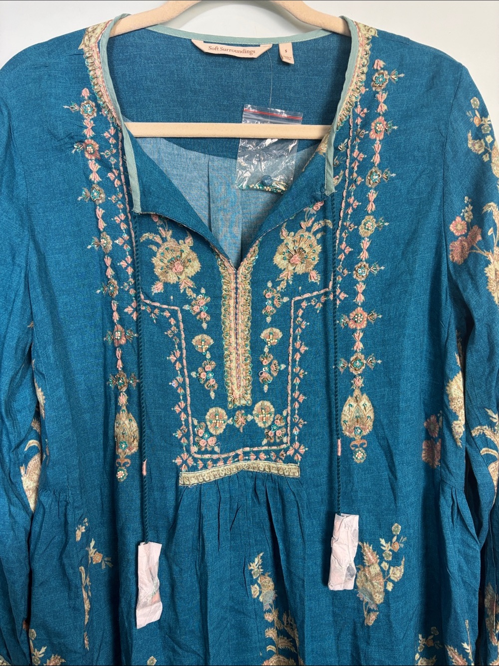 Soft Surroundings Blue Embroidered Boho Floral Tunic Top Women’s Size Small NWOT - Picture 3 of 8